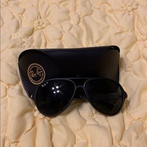 Polarized Ray Bans with case